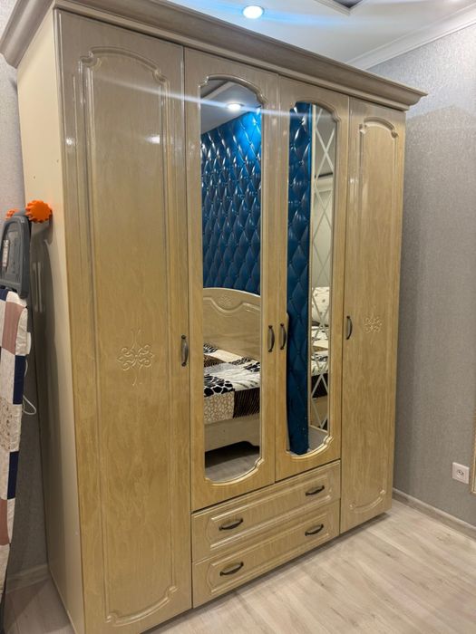 Спальный гарнитур