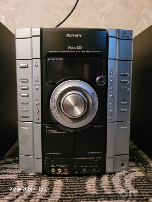 Sony музыкальный центр сотилади.