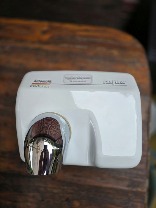 Uscător de maini profesional Mediclinics saniflow automatic