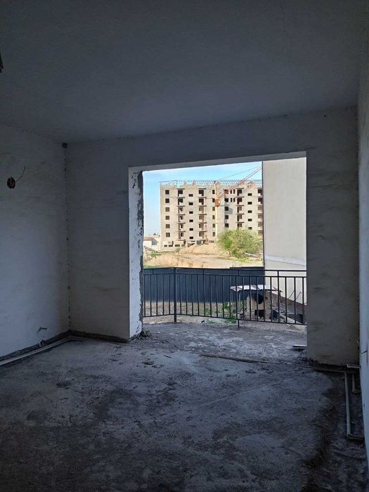 Jizzaxda kvartira sotiladi 4 xonali