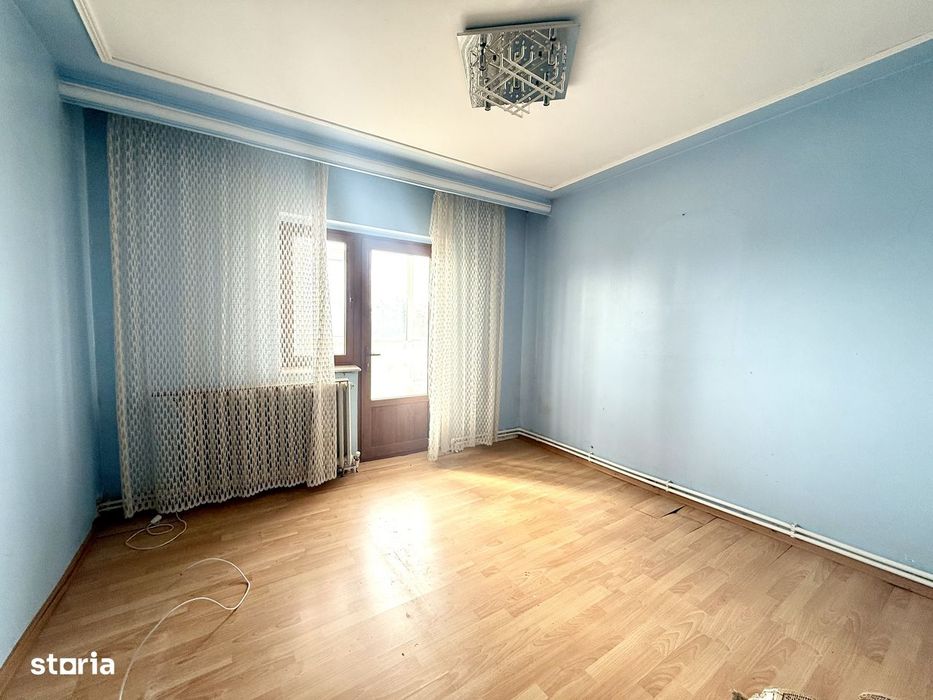 4 camere R. Negru etaj 3/4 82mp