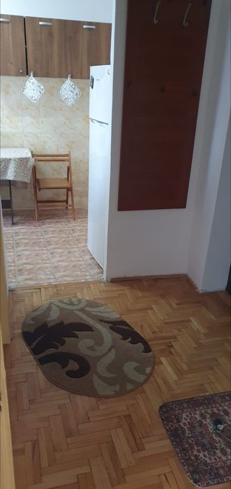 Închiriez apartament  regim hotelier .