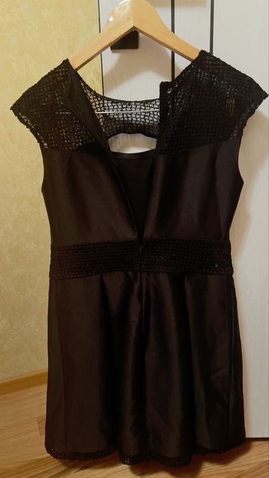 Платье атласное,с сеткой и подсеткой