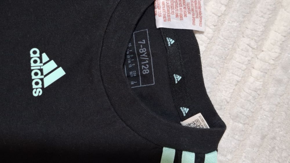 Adidas tricouri 7-8T lot in stare f buna. 110 ron