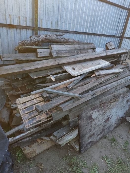 Старые доский дрова