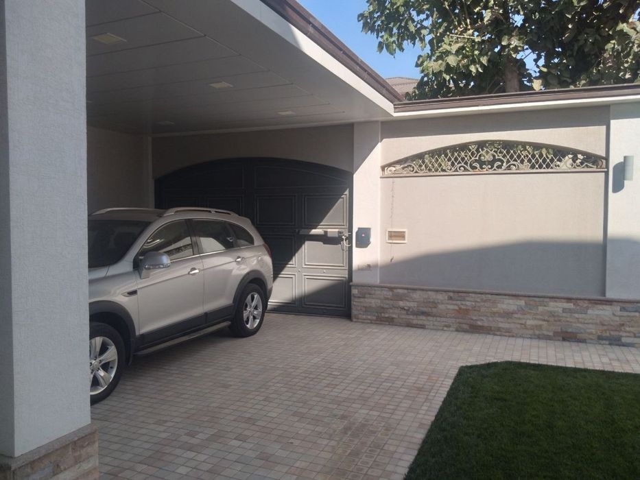 Сдам большой участок на Юнус-Абаде 10 комнат.