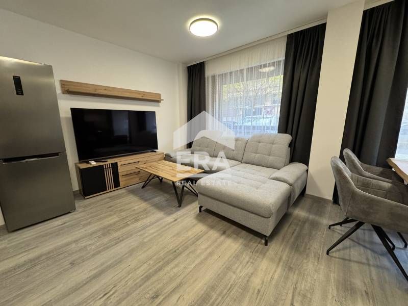 Продава се Тристаен апартамент в Варна, Погреби - 90 кв.м за 1723 €/кв.м - Снимка #4