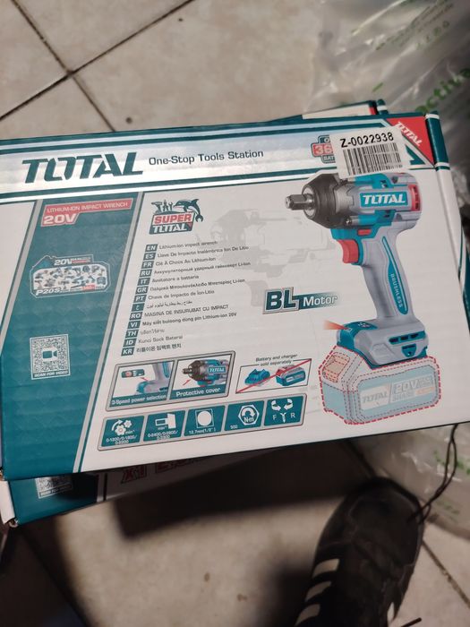 Акумулаторен ударен безчетков гайковерт TOTAL INDUSTRIAL, 1/2", 20 V, 500 Nm, без батерия