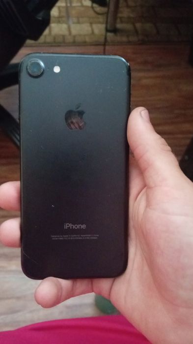Iphone 7  обменяю на что нибудь