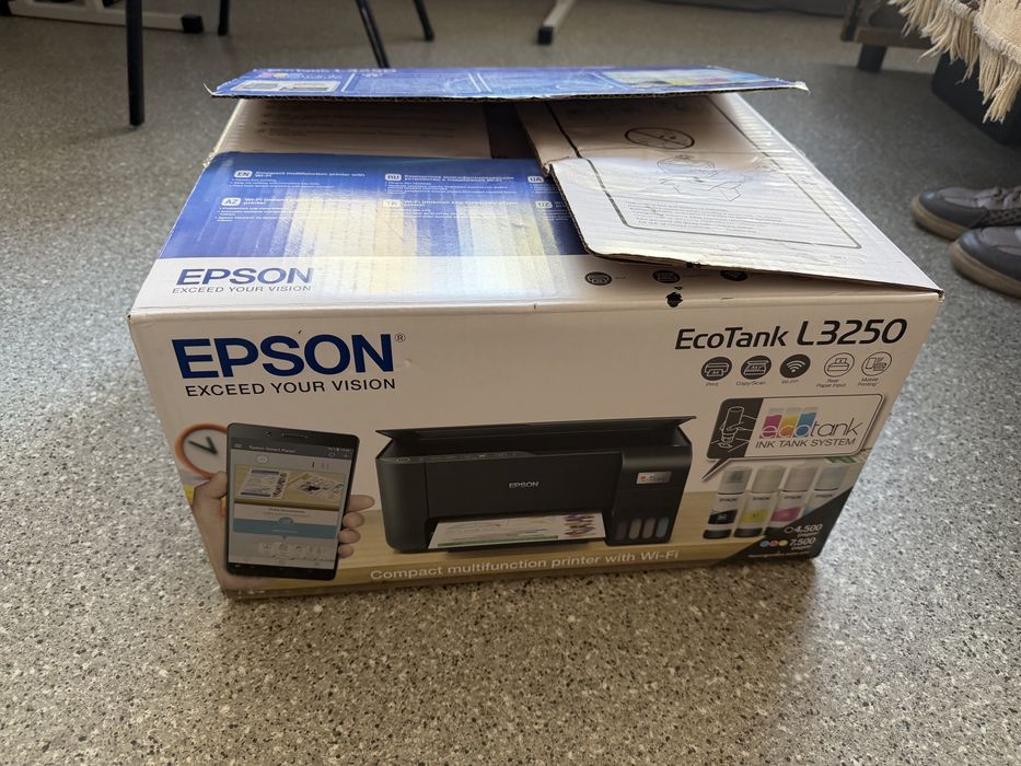 Epson EcoTank L3250 и ламинатор Deli 1112.