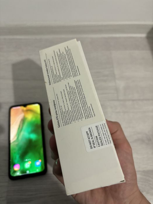 Смартфон Самсунг А70