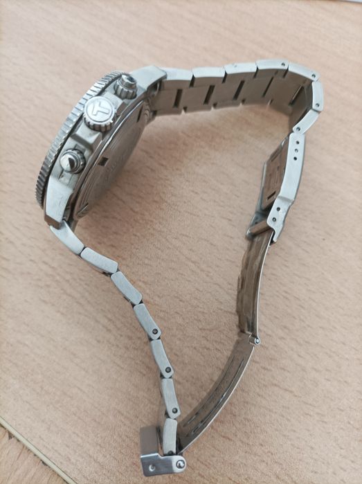 Продавам мъжки часовник Tissot