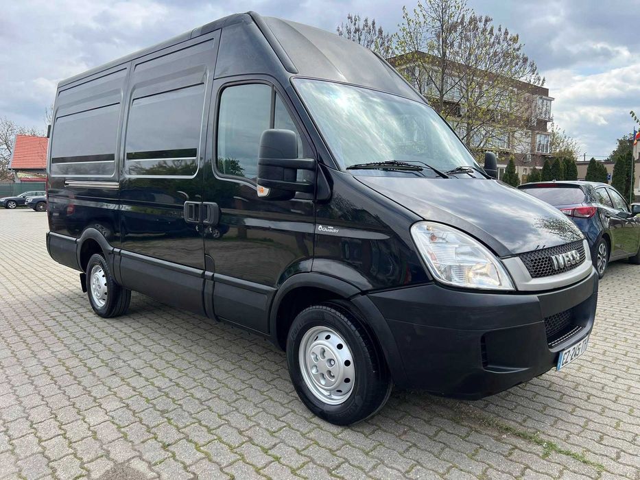 Iveco Daily an 2014 mot 2.3 tdi 127 cp euro 5. inalt +2 panouri jumate
