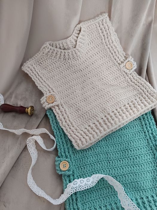 Бебешки дрешки, ръчно плетени