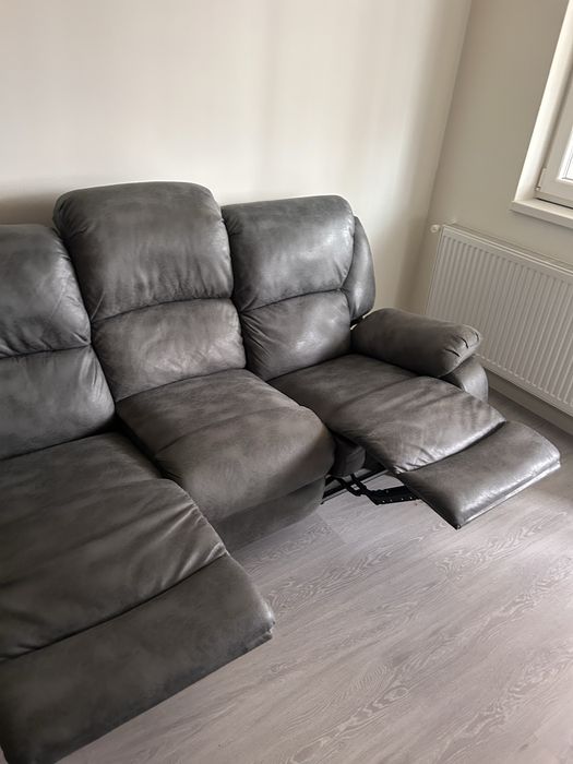 Canapea cu recliner