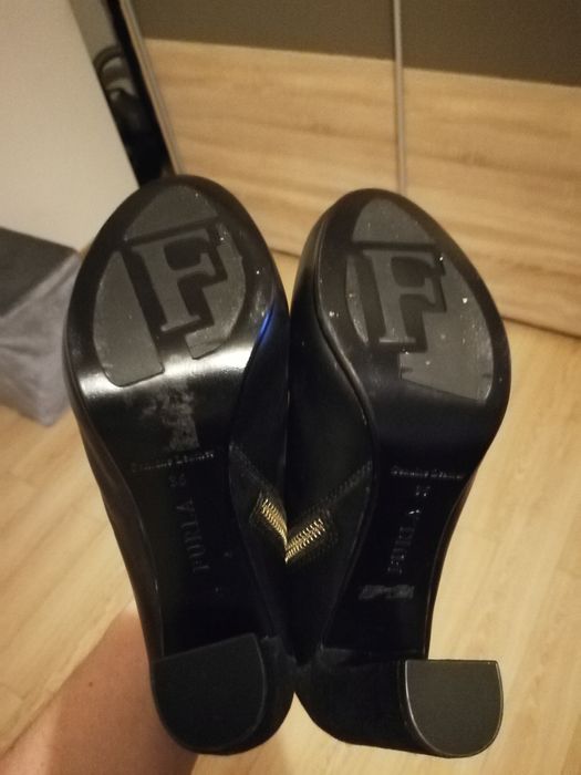 ghetute FURLA piele veritabila