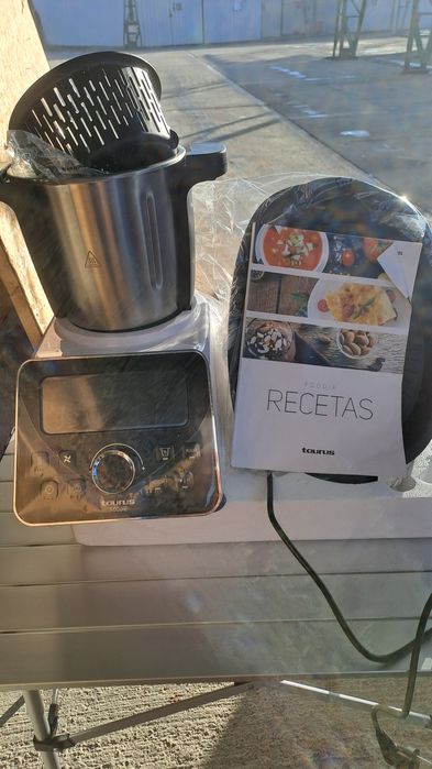 Robot de bucătărie multifuncțional