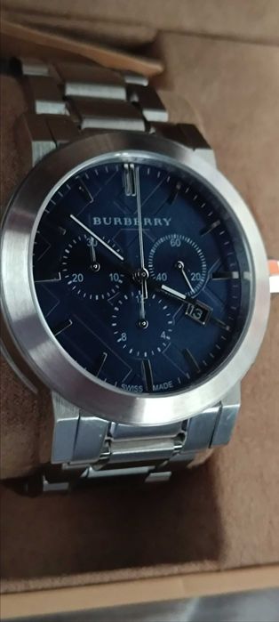 Продавам нов часовник ,, Barberry "