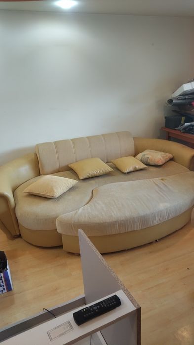 Vind canapea perfecta stare preț 750 lei