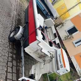 Barca cu motor și peridoc 4.30m L 1,5m lățime , motor 55 cai 2T funcțional ,acte Germania , neînscrisă încă .