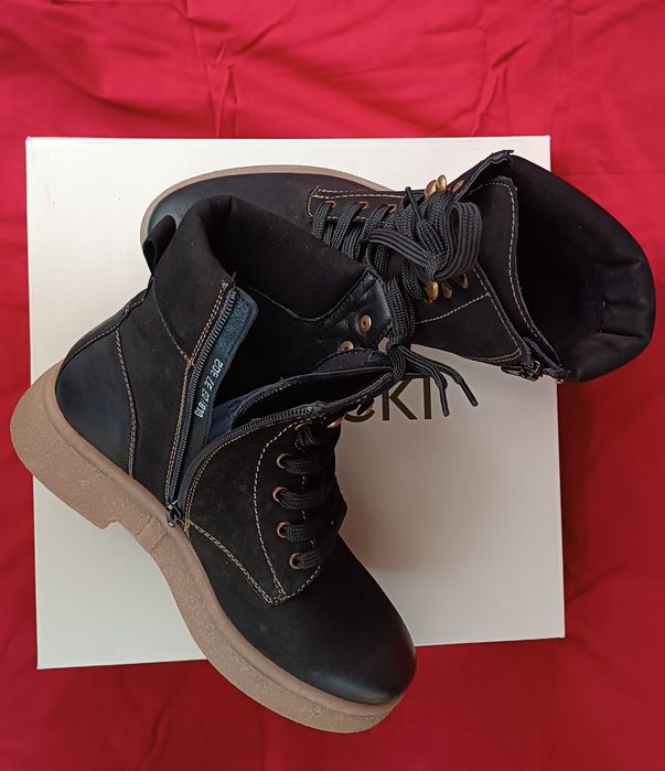 Нови дамски боти естествена кожа Lasocki р-р  37, цена 45,50 €/88,99лв