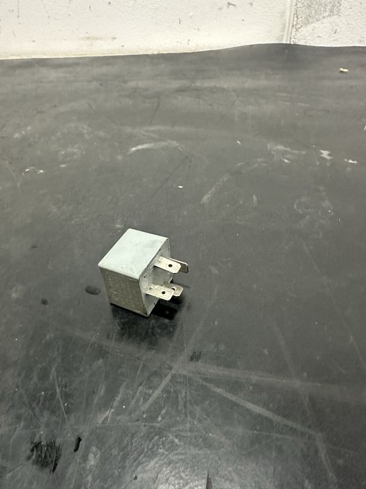 Releu Nr 53 Volkswagen Vw T4 Passat B5.5 Golf 4 |141951253B