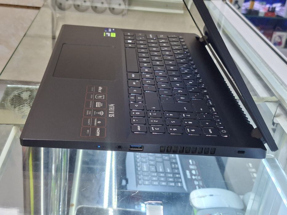 Acer nitro v15 GAMING I9