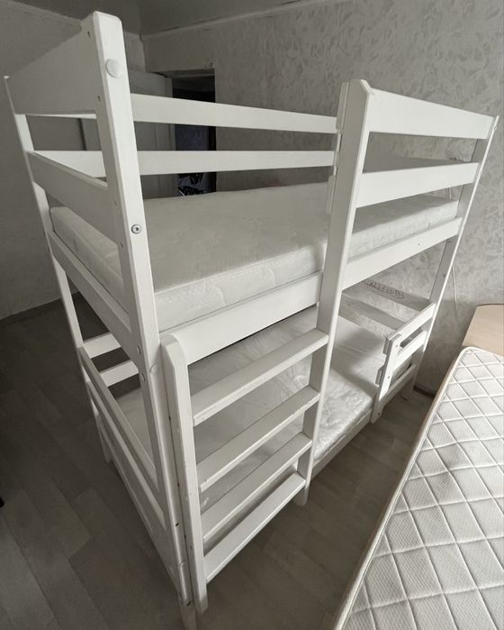 Продам двухъярусную кровать