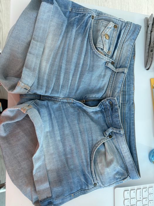 Vand pantaloni marca Denim