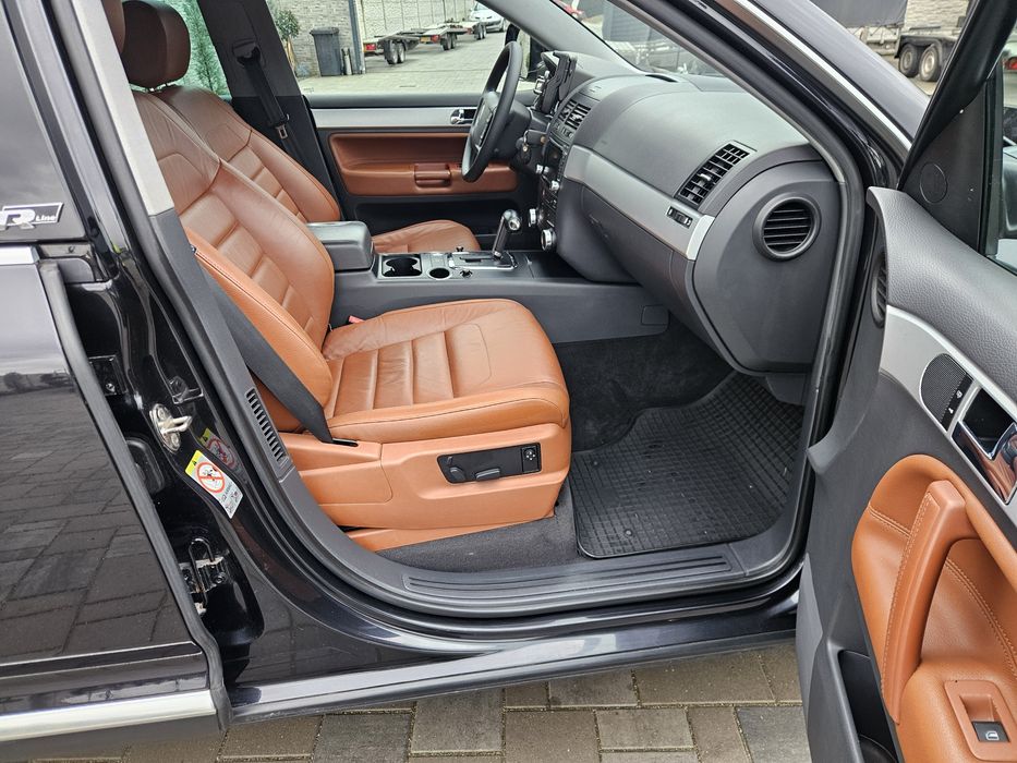 Vw touareg Rline 3.0 tdi,239 cp,model 2009,xenon,navi,piele,jante R20