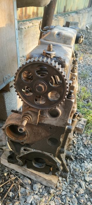 Продам запчасти по мотору...