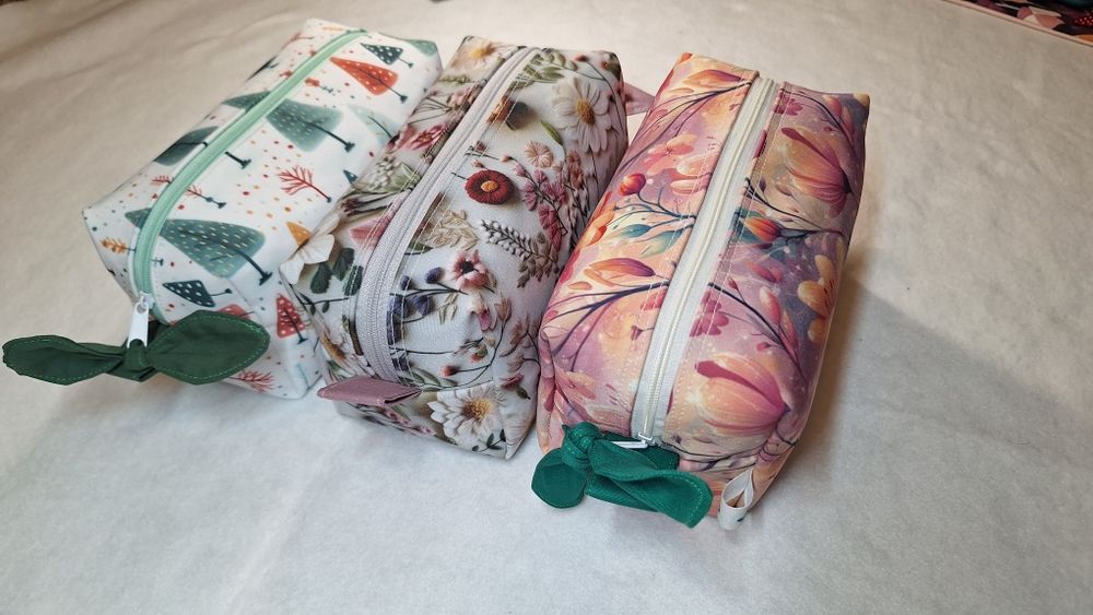 Borseta cosmetice / necessaire /pouch