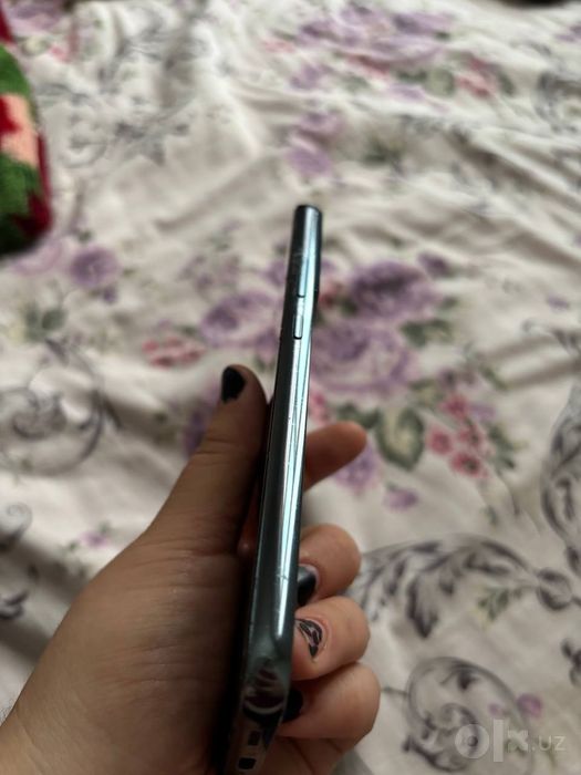 Samsung galaxy S22 plus izumrud sotiladi!