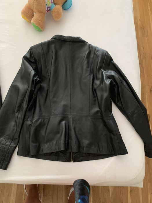Кожени якета -цена 150лв.Зимното е 4 хл-цена 250 лв.