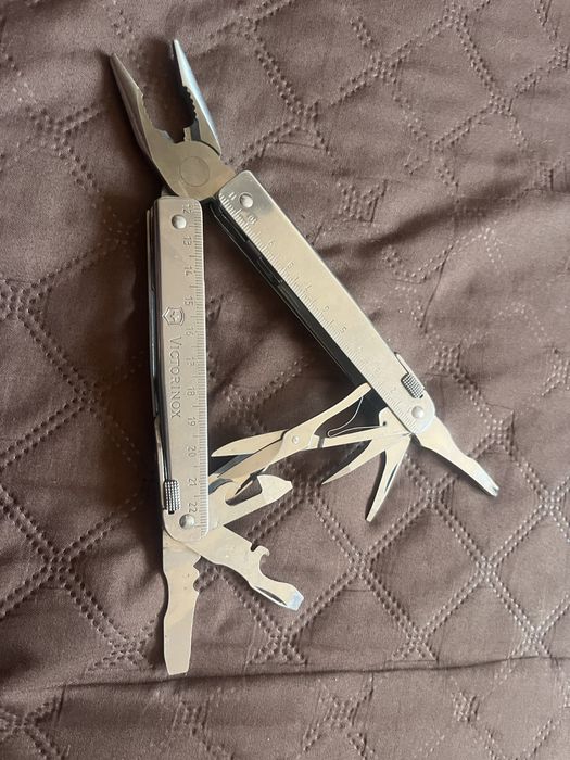 Briceag multifunctional