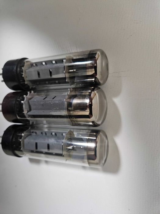 Радио електронни лампи EL34