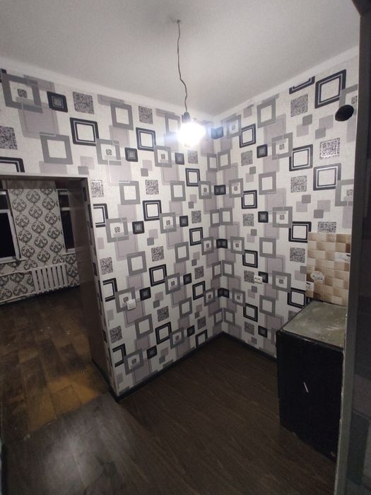 Vodnik bozorchani roʻparasida 1-xona