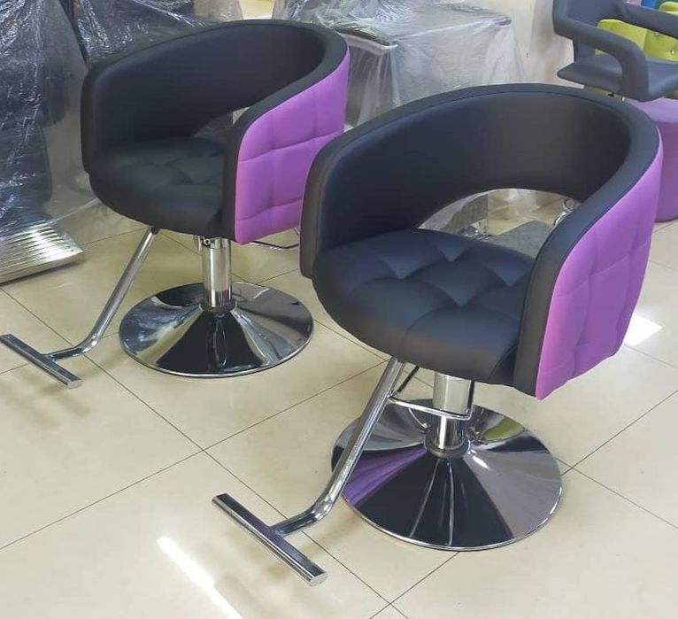 Продам кресло парикмахера, мойку,шкафы.