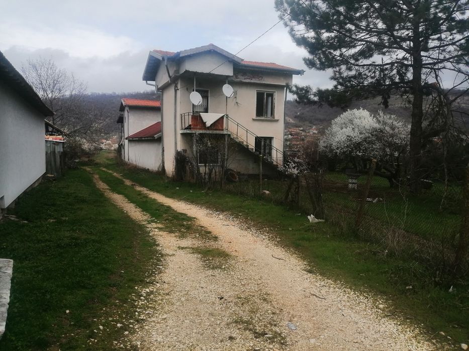 Продава се Къща в с. Сваленик, Област Русе - 300 кв.м за 134 €/кв.м - Снимка #11