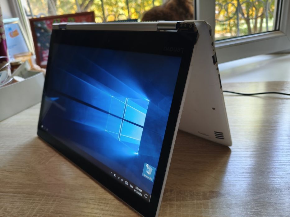 Ультрабук Lenovo Yoga