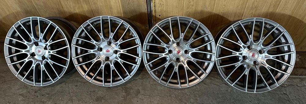 R16 PCD 4*100 Комплект легкосплавных дисков