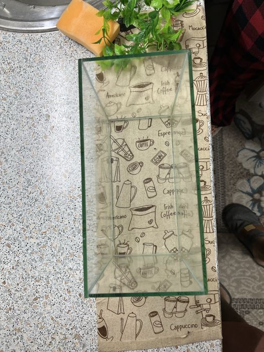 Продам аквариум с игрушками