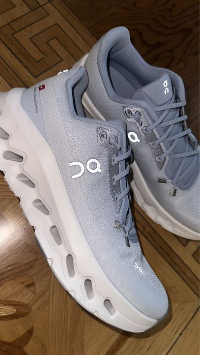 Новые on cloudtec phase голубого цвета,отдам со скидкой (коробка,доки)