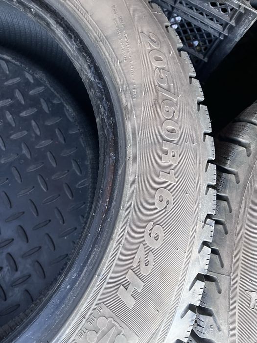 Шины 205/65/16.