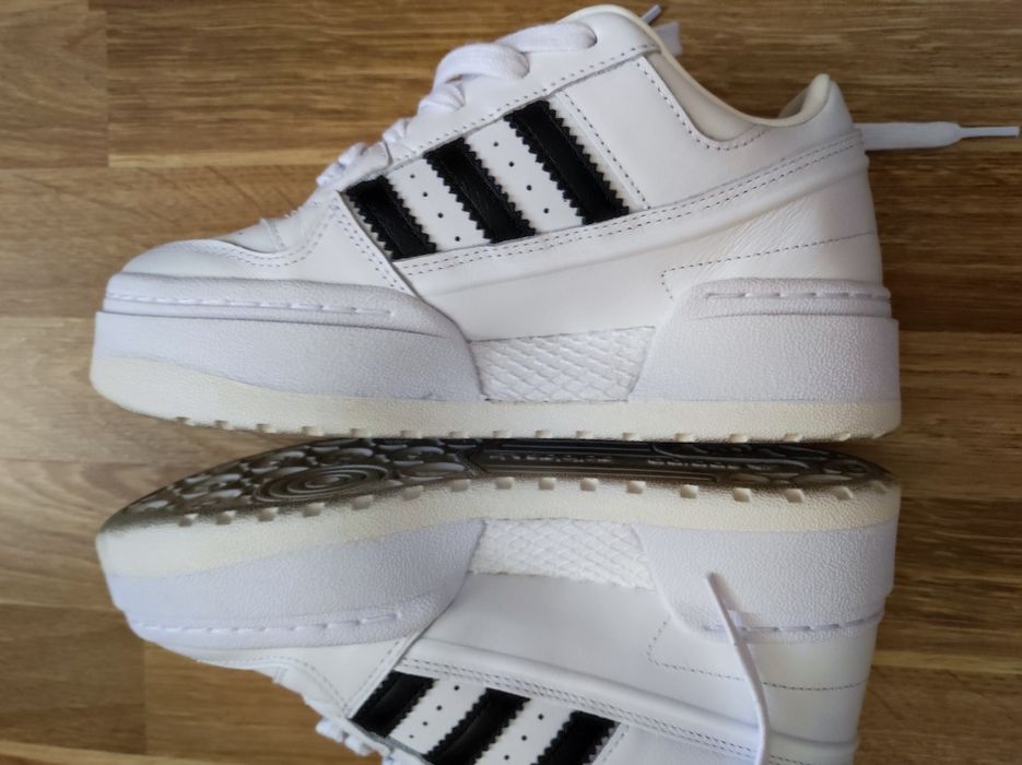 Дамски маратонки Adidas като нови!Обувани два пъти!