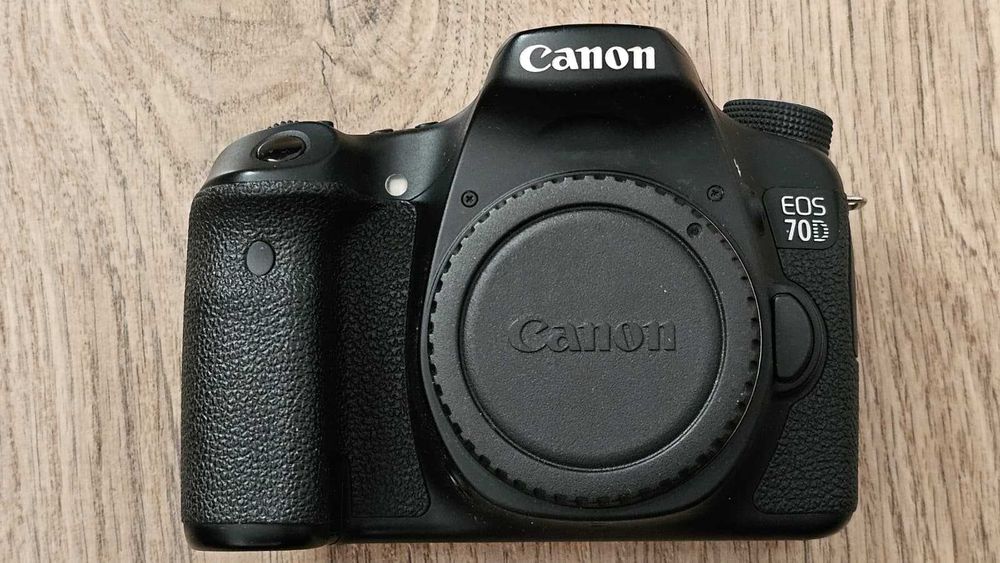 Canon EOS 70D Body – ~aproximativ 350 cadre! – Stare foarte bună – DSLR Foto/Video