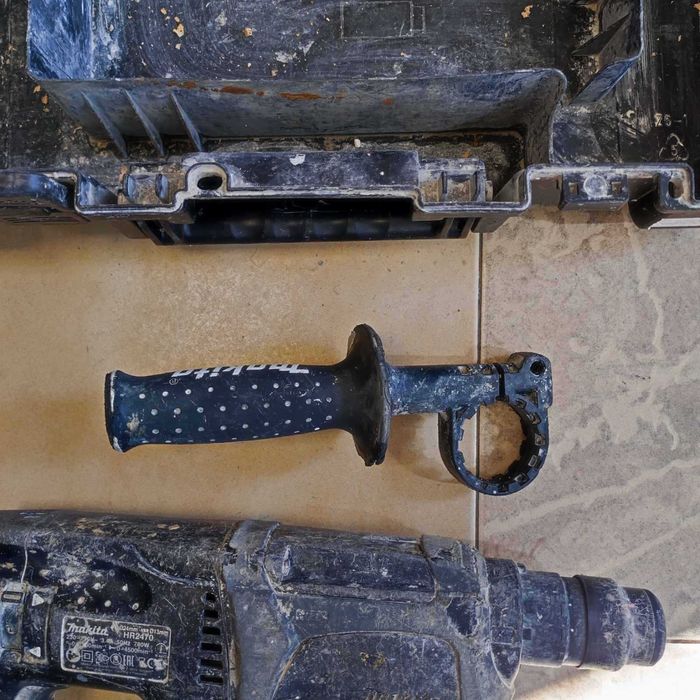 Перфоратор Makita HR2470B