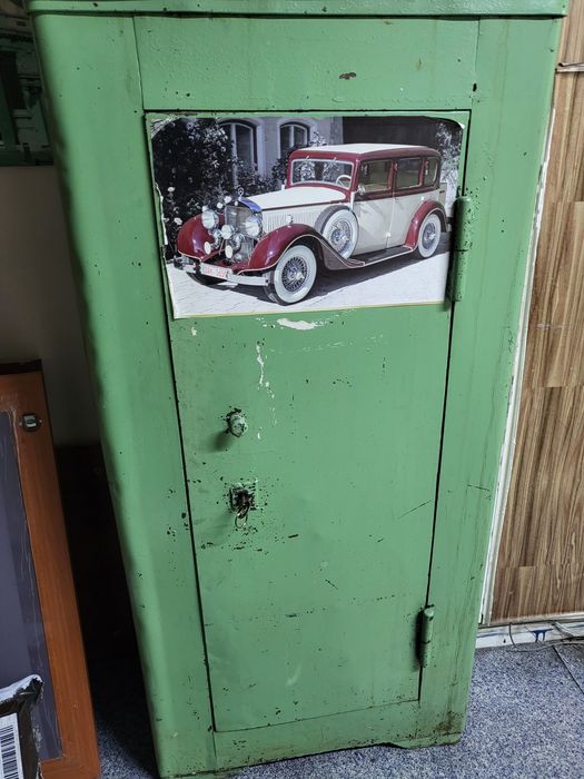 Металлический сейф