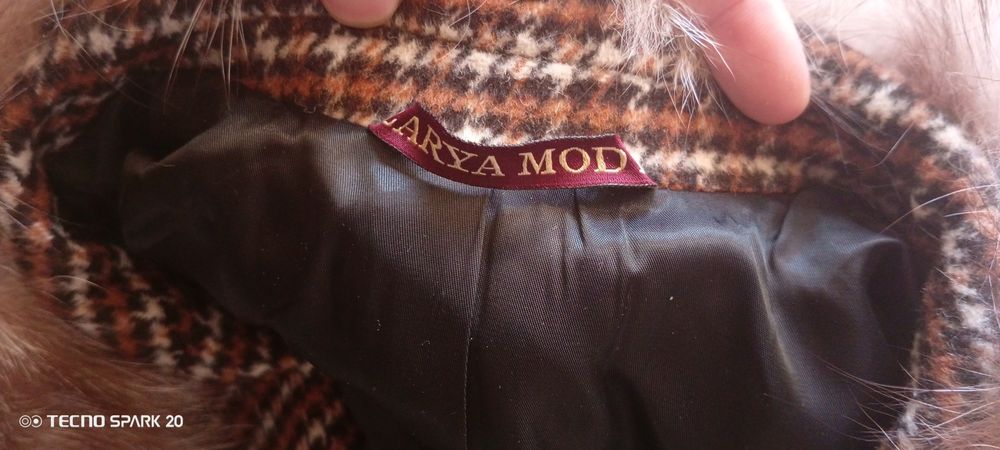 Продам Польто   фирма заря мода