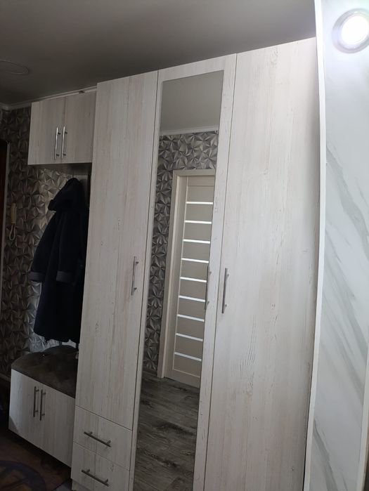 Продам прихожую.